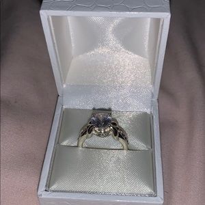 Size 7 crystal ring